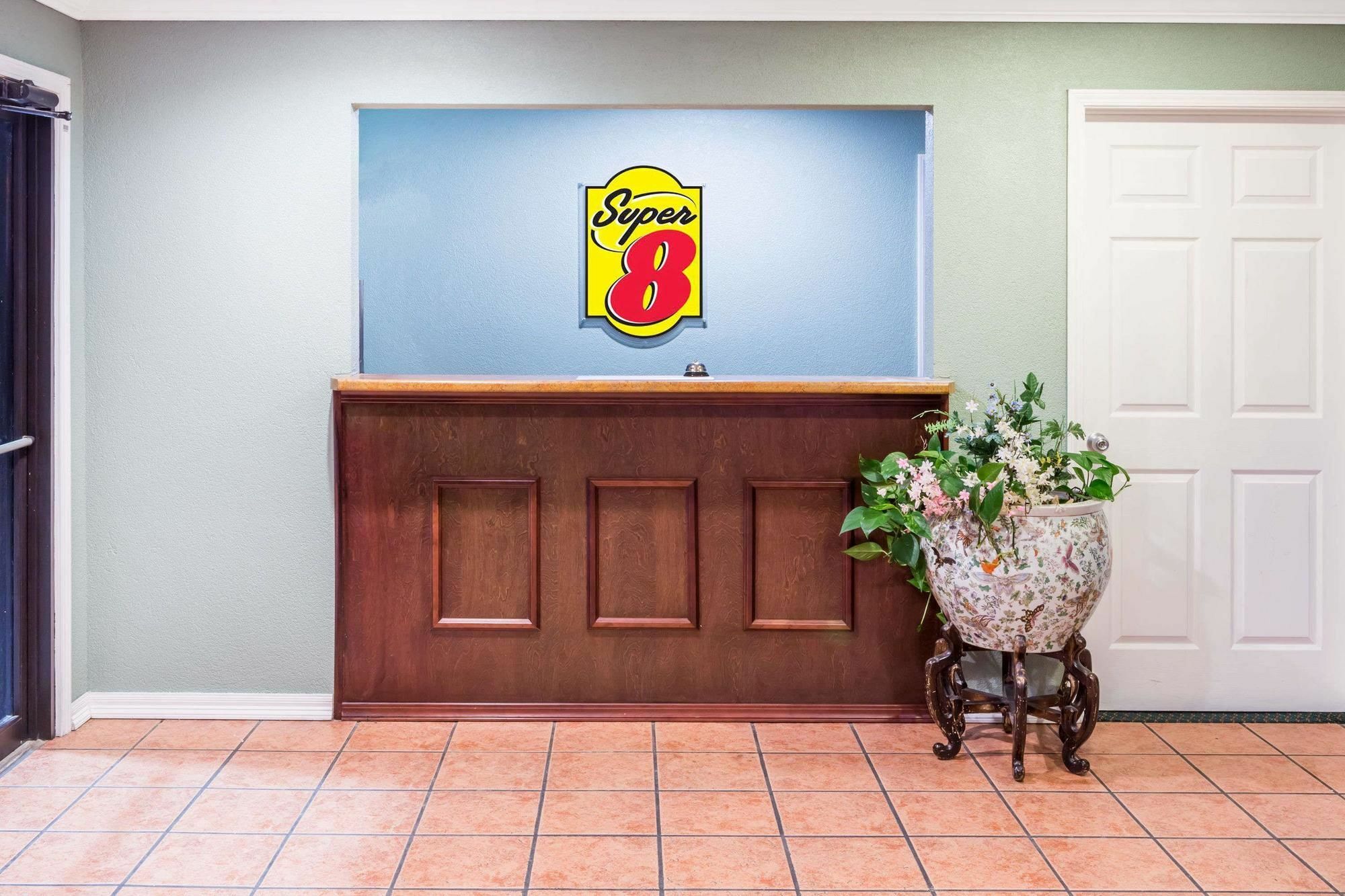 Super 8 By Wyndham Kinder La Eksteriør bilde
